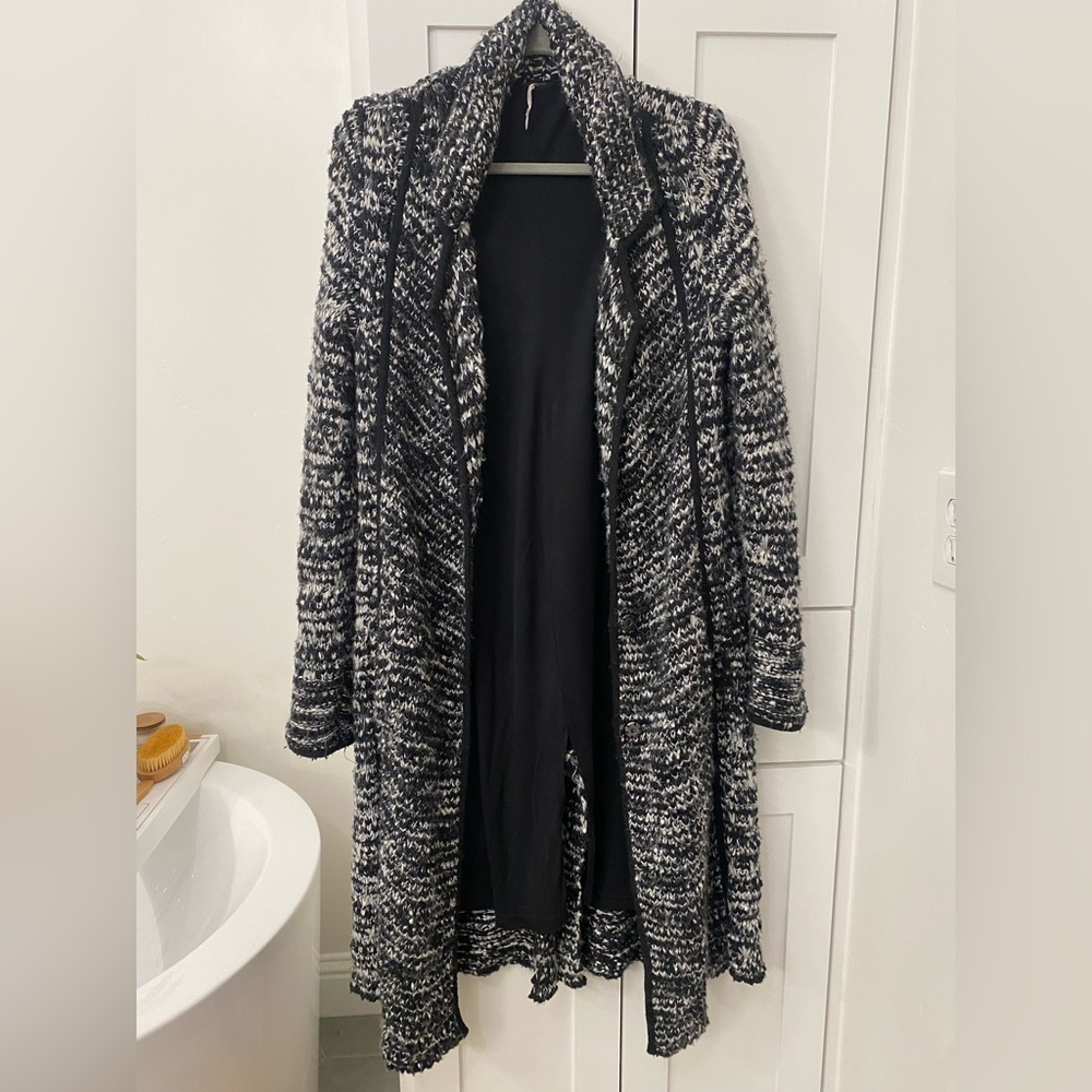 FREE PEOPLE "Last Dance" Duster/Cardigan
Black/White Size Medium